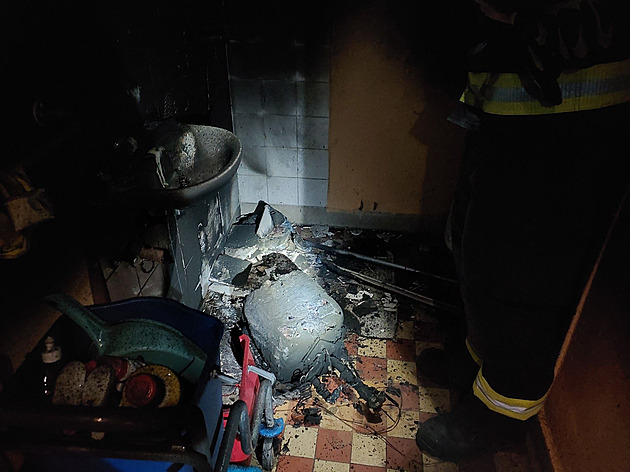 Škola v Pardubicích je uzavřena kvůli požáru bojleru, saze se dostaly všude