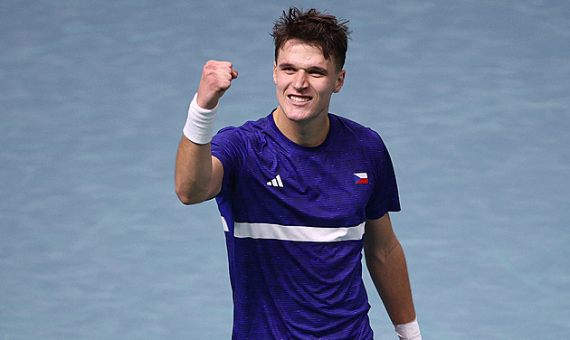 Policejní eskortu jsem si užil, vtipkoval Menšík. Díky ní mu zvonil budík „až“ v 5:30