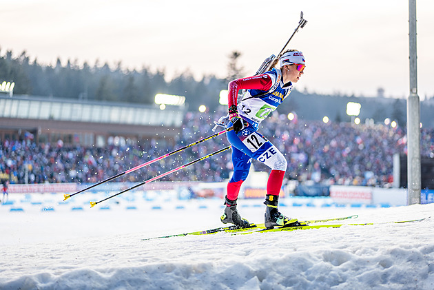 Biatlon ONLINE: Úvodní závod nové sezony. Charvátová předává na prvním místě
