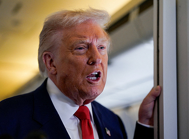 Trump vyslal další varování. Vzdušný prostor nad Venezuelou bude uzavřen, řekl