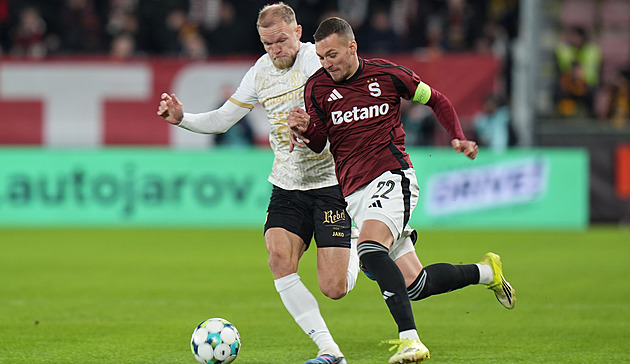 ONLINE: Sparta - Hradec 0:0, hosté střídají gólmana, Vindahl se zranil při zákroku o tyč