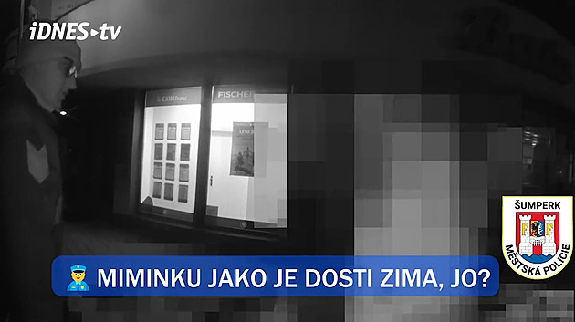 Opilá matka bloumala v mrazu s obnaženým miminkem, muž hrozil nožem kolemjdoucím