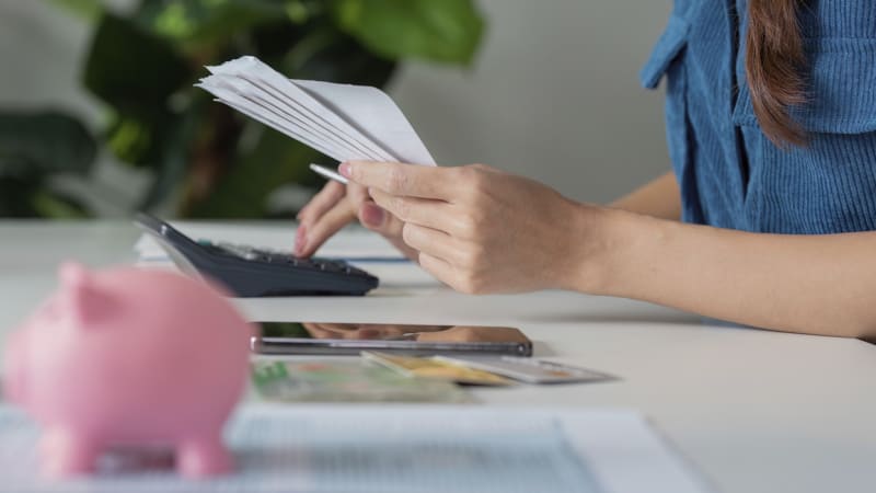 Cena elektřiny a plynu na burze neklesá. Kdy mají zákazníci očekávat zdražení na zálohách?