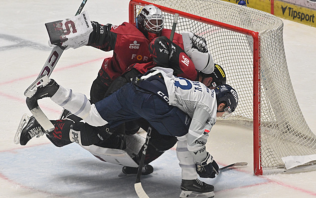 ONLINE: Začíná čtvrtfinále extraligy. Sparta vede v Plzni, Kometa ztrácí v Pardubicích