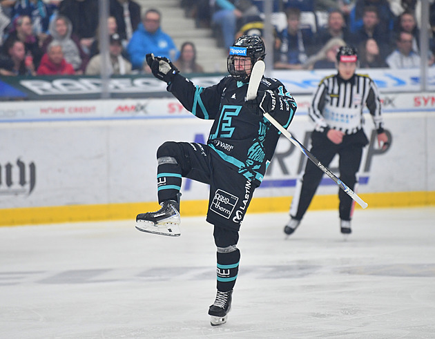 ONLINE: Liberec prohrává s Vary už o dva góly, Třinec hraje v Hradci bez branek