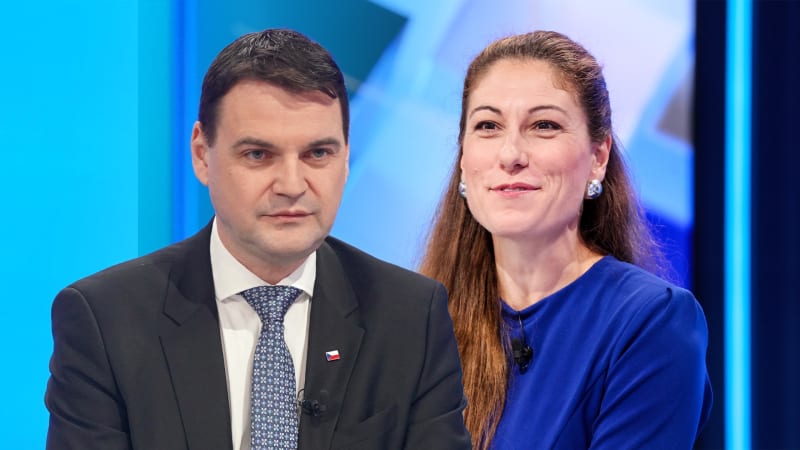 Macinka: Bráním summit před Pavlovými opozičními řečmi. Nebuďte komediant, vzkázala mu Decroix