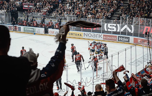 ONLINE: Sparta hraje s Pardubicemi nerozhodně. Vary vedou nad Třincem