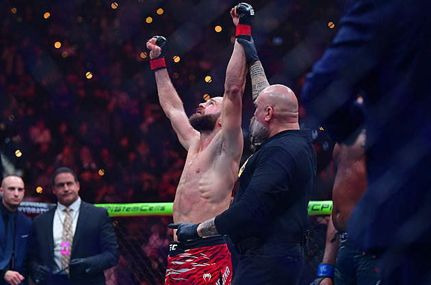 ONLINE: MMA zápasník Procházka jde bojovat o titul v UFC s Ulbergem
