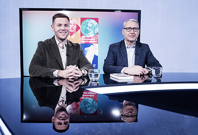 „Největší Čech“ byl i velký manipulátor. Autoři odhalují taje politiky Karla IV.