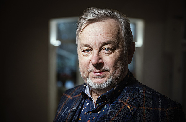 Zlo dnes prosakuje čím dál silněji, přemítá kytarový virtuos Michal Pavlíček