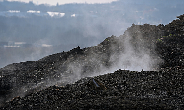 Obavy z Heřmanické haldy. V první oddělovací stěně je odpad, čeká se na posudek