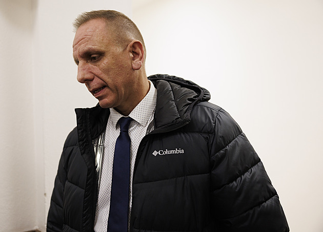Soud může rozhodnout v případu smrti chlapce na hřišti, údržbáři hrozí šest let