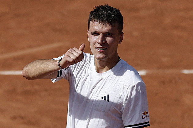 Roland Garros ONLINE: Hraje Bejlek,  Krejčíková nevyužila dva mečboly a končí
