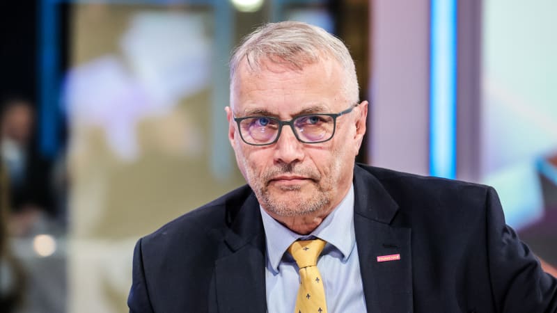 Exministr Dvořák podá trestní oznámení na Šebestyána. Vadí mu proplacení dotace Agrofertu