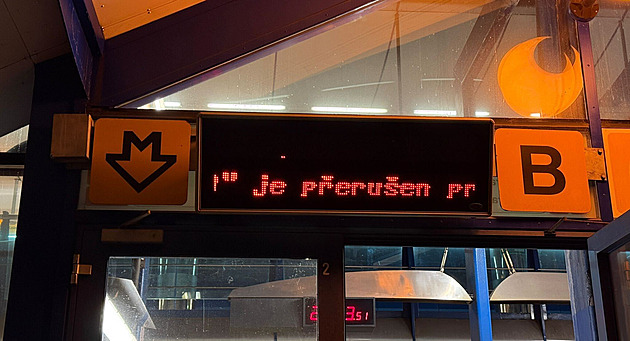 Část linky metra B zastavila technická závada, provoz je již obnoven